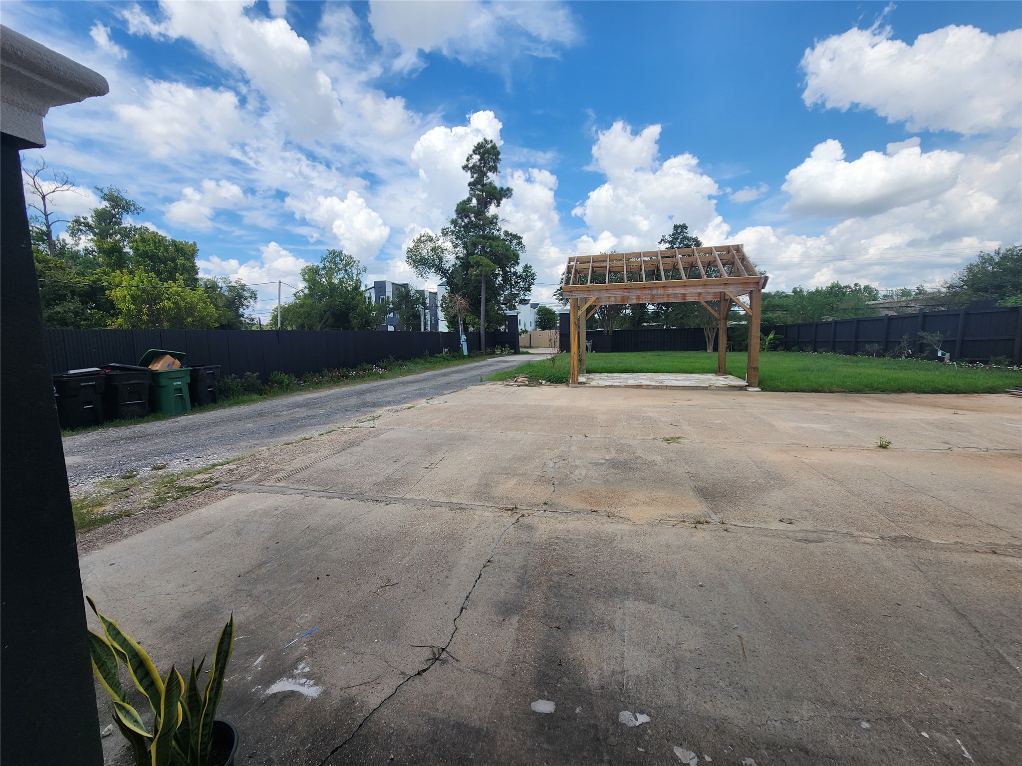 1611 De Soto Street Property Photo 8