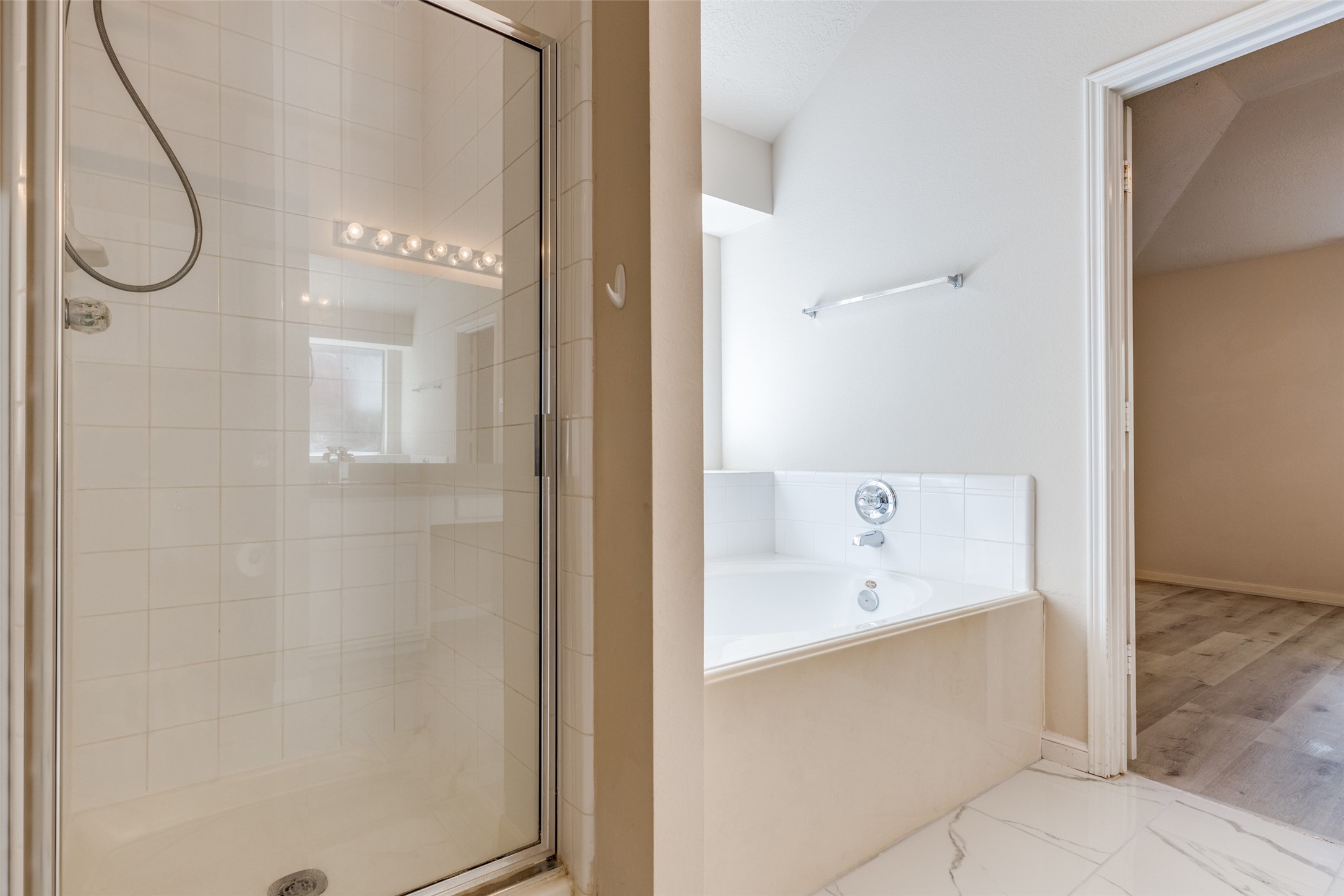 14039 Fairwood Breeze Property Photo 24