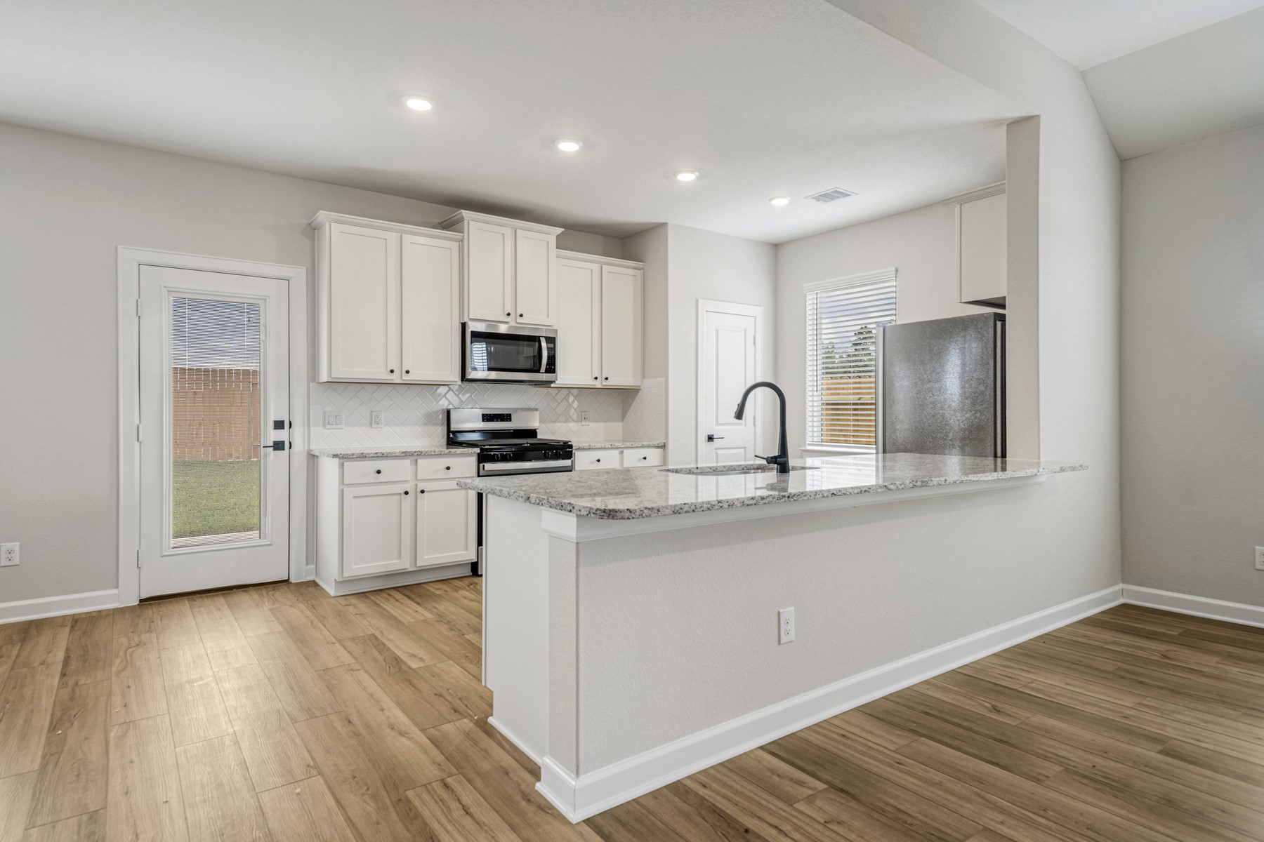 15683 Honey Cove Drive Property Photo 8