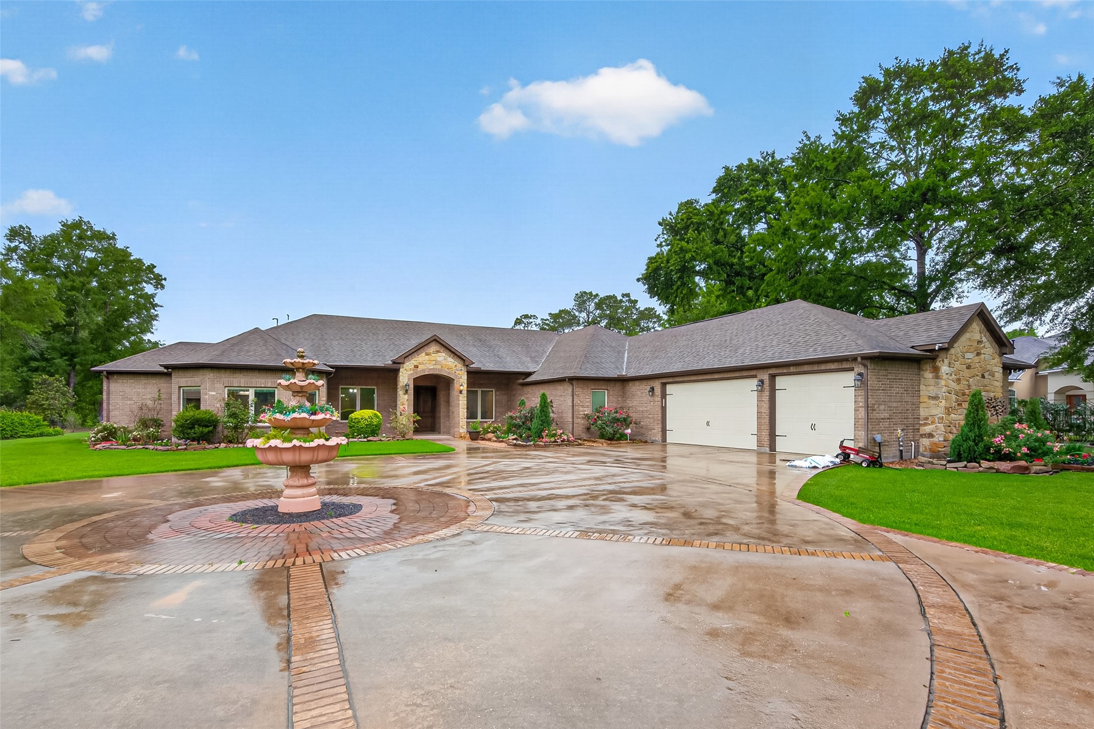 19267 Serpenteer Drive Property Photo 1