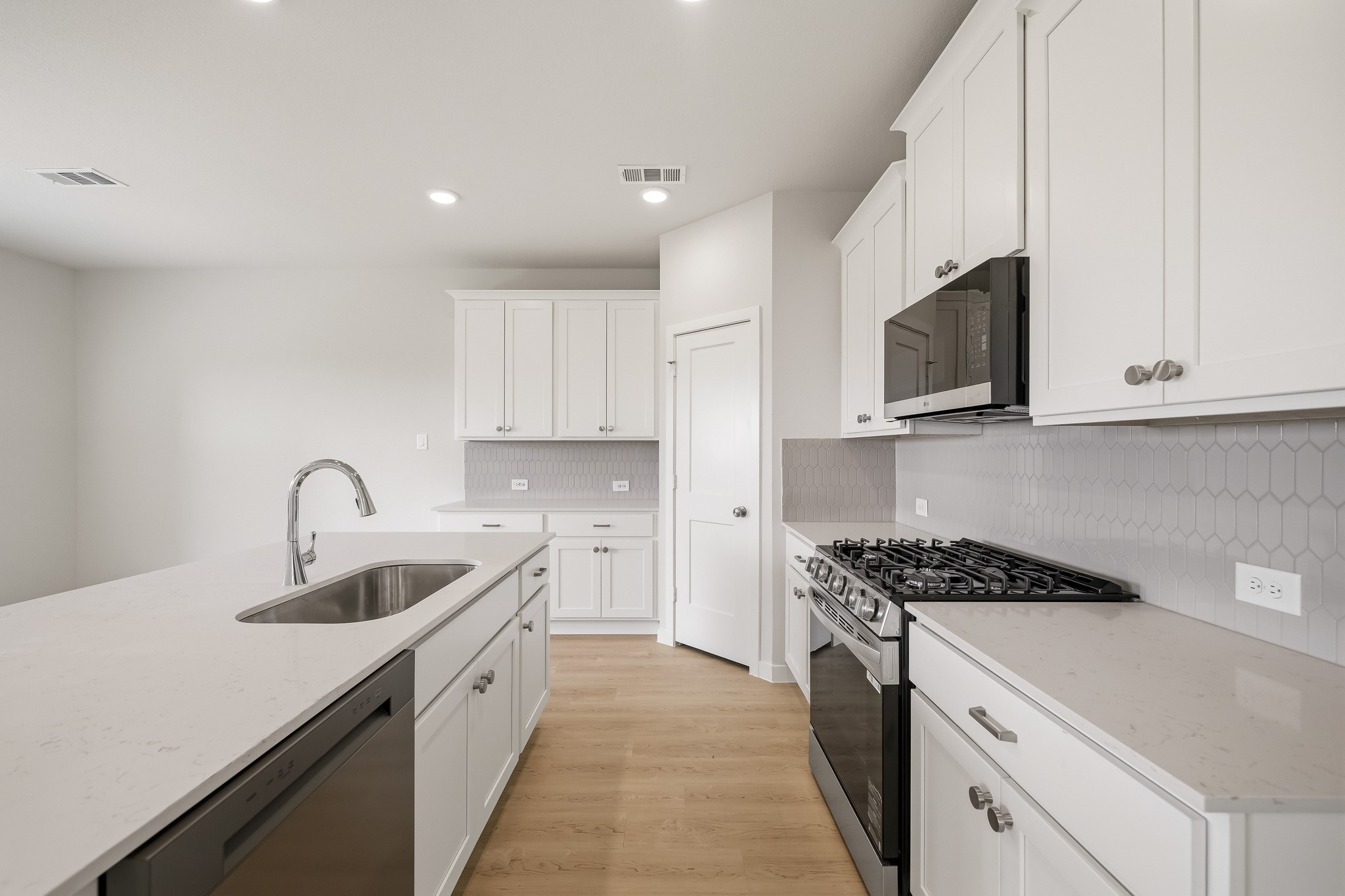 26211 Venus Trap Trail Property Photo 17