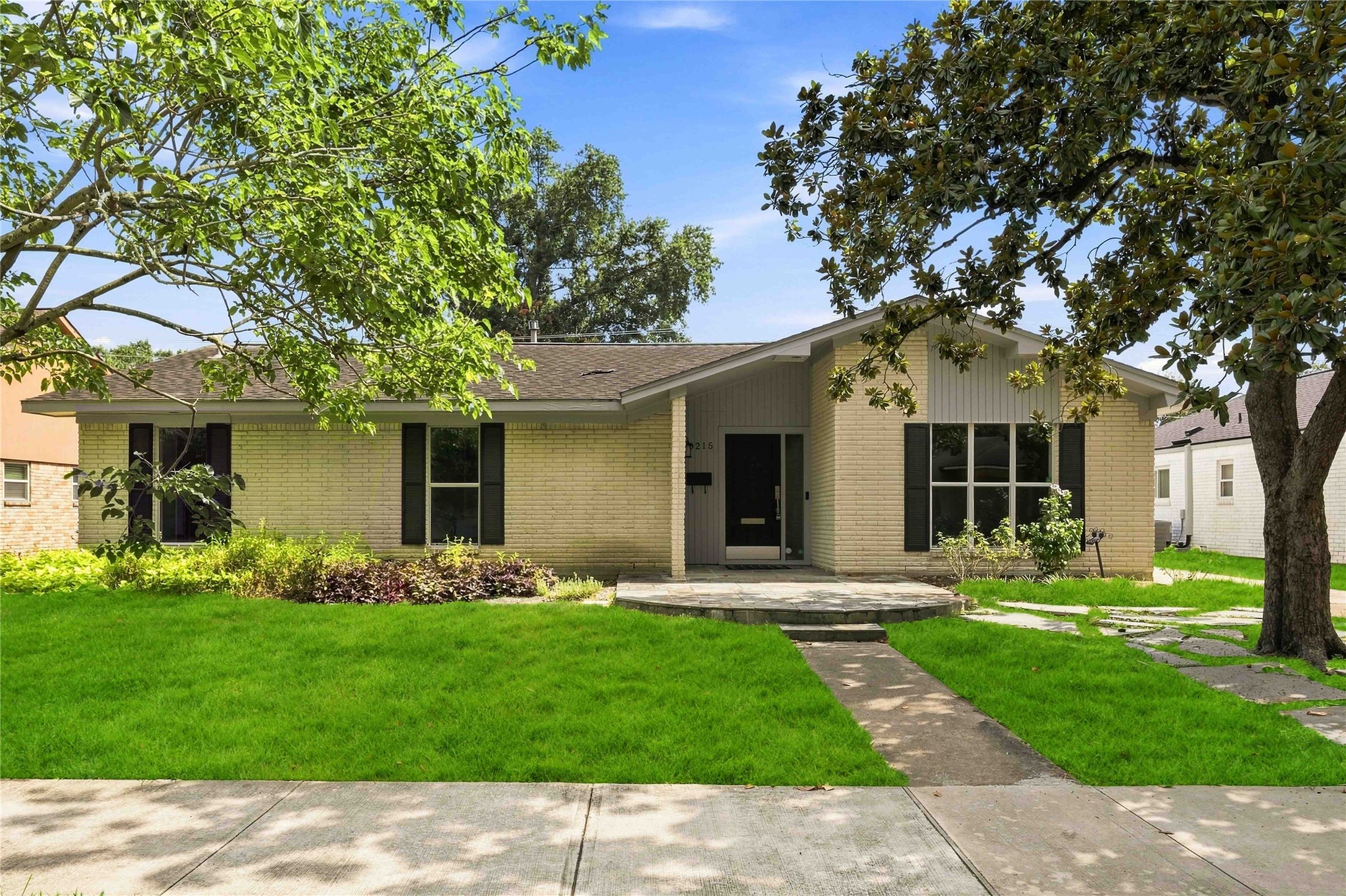 6215 Queensloch Drive Property Photo 1
