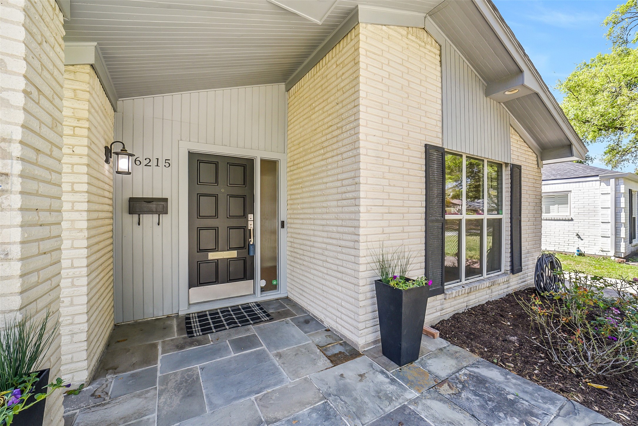 6215 Queensloch Drive Property Photo 2
