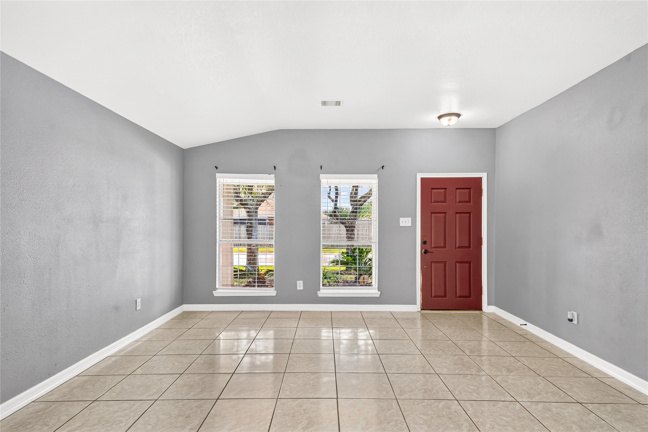 10515 Evergreen Street Property Photo 6