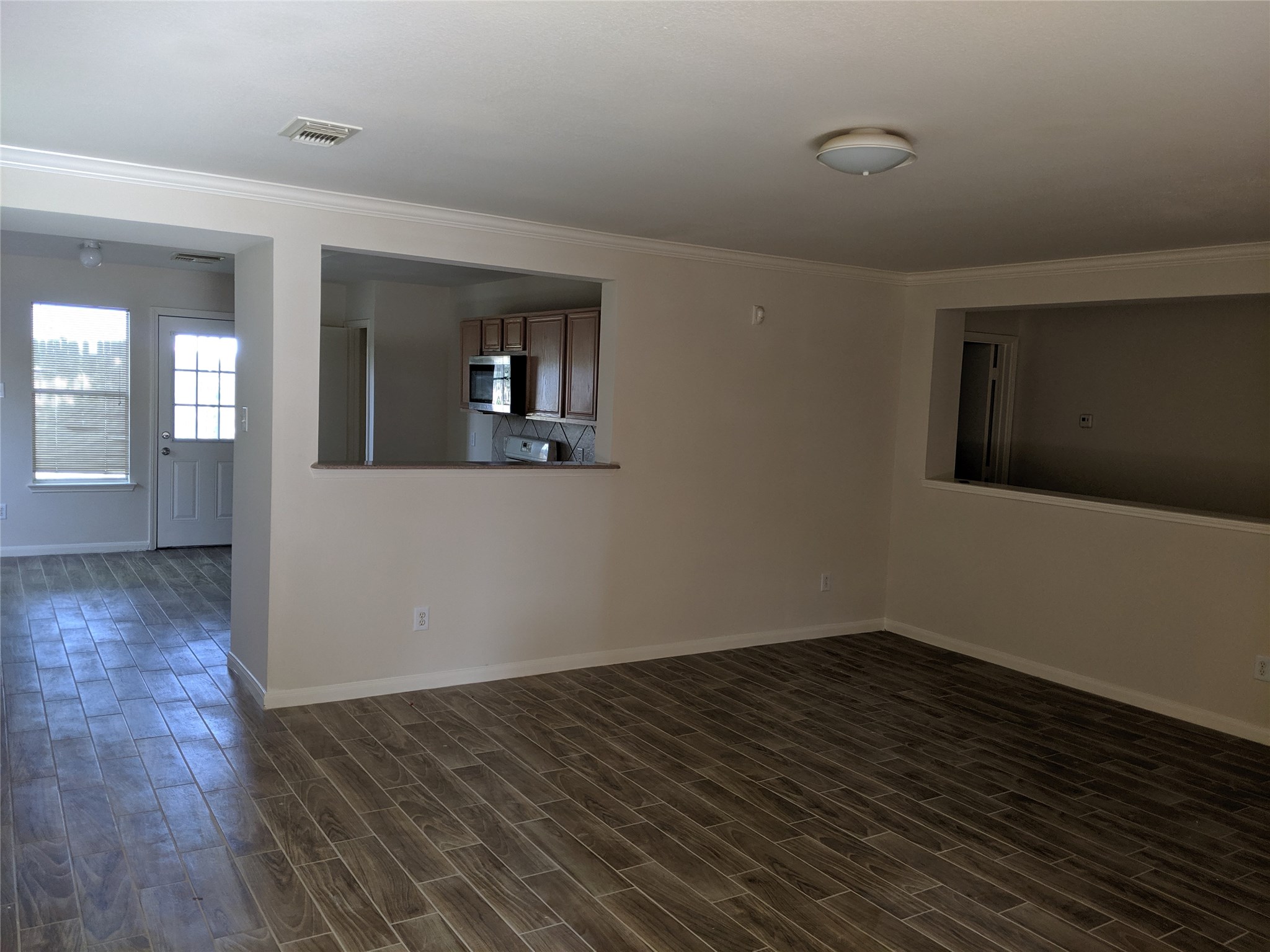 2027 James Madison Drive Property Photo 4