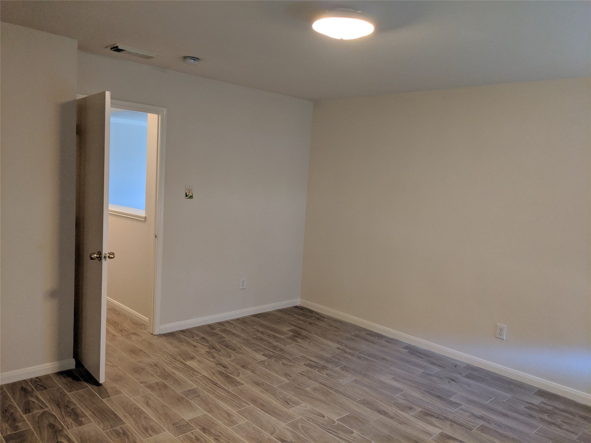 2027 James Madison Drive Property Photo 6