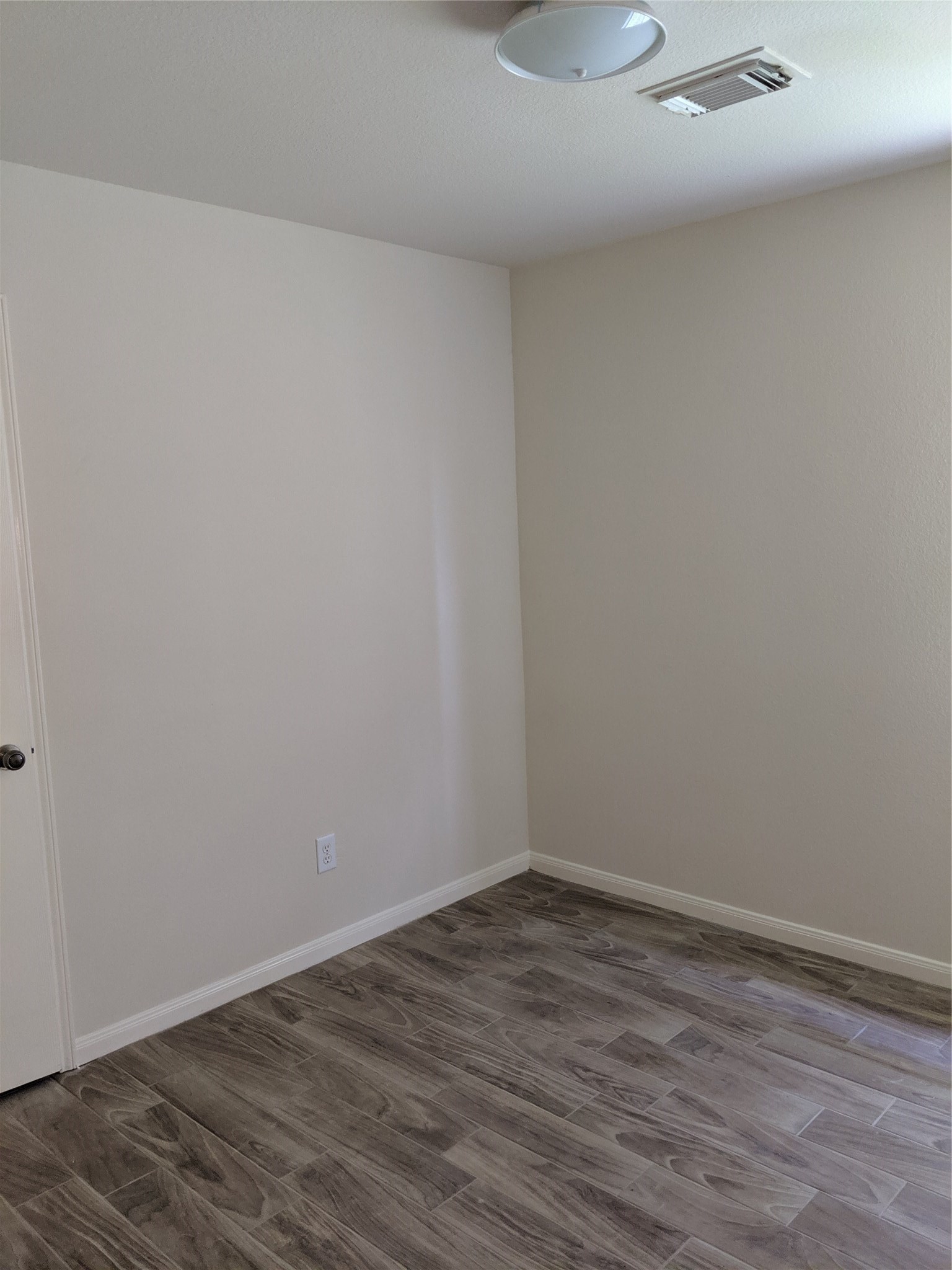 2027 James Madison Drive Property Photo 8