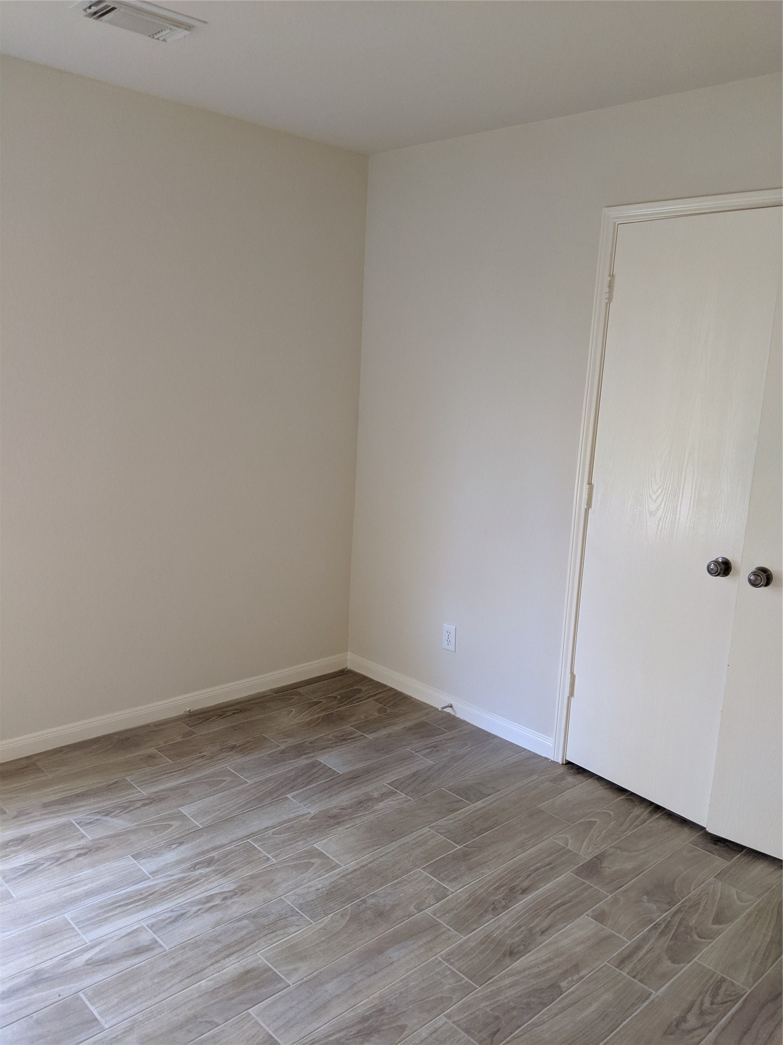 2027 James Madison Drive Property Photo 10