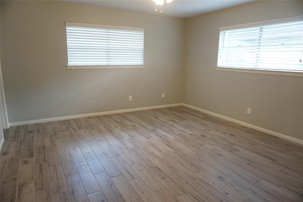5727 Braesvalley Drive Property Photo 5