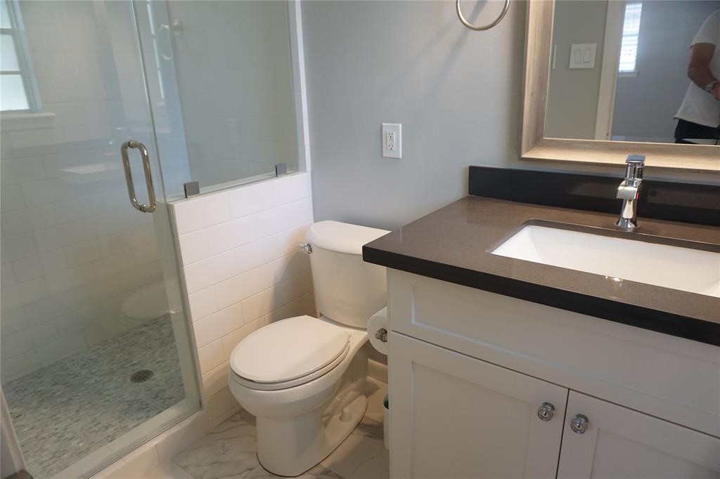 5727 Braesvalley Drive Property Photo 8