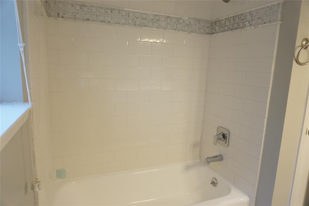5727 Braesvalley Drive Property Photo 10