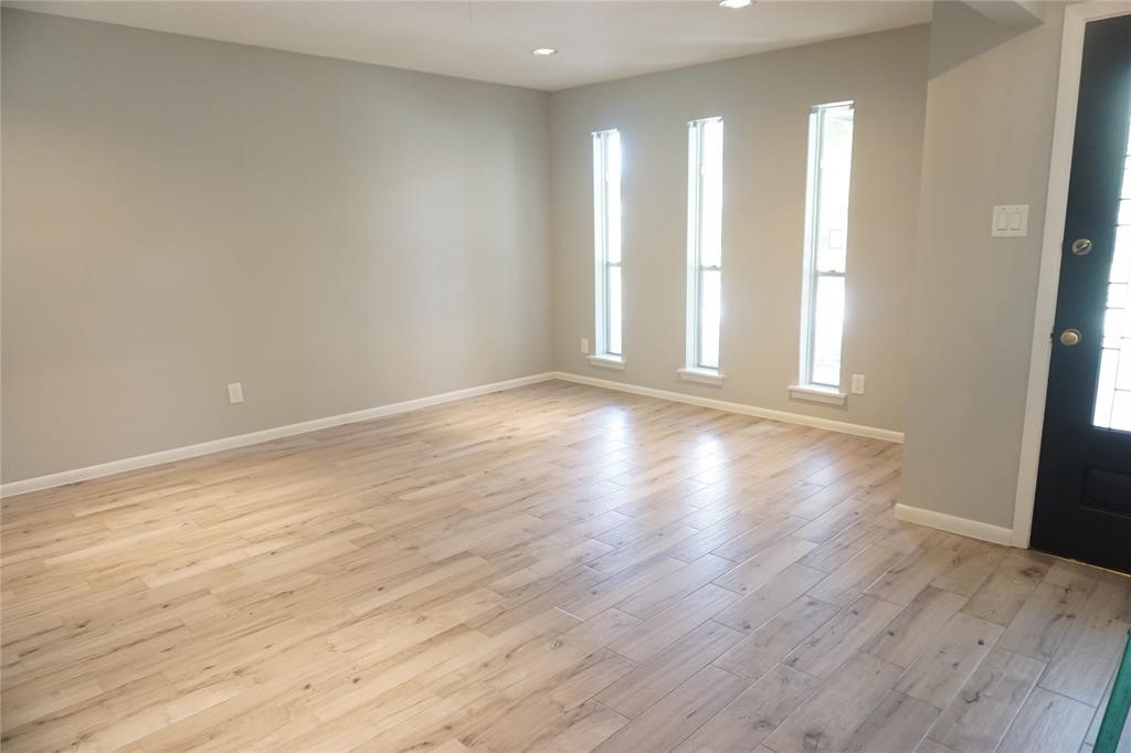 5727 Braesvalley Drive Property Photo 13
