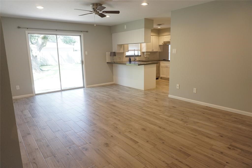 5727 Braesvalley Drive Property Photo 14