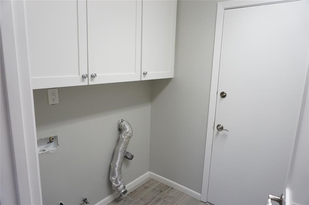 5727 Braesvalley Drive Property Photo 15
