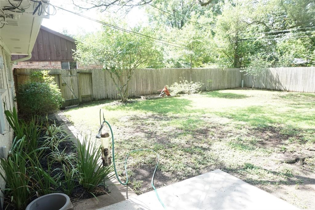 5727 Braesvalley Drive Property Photo 17
