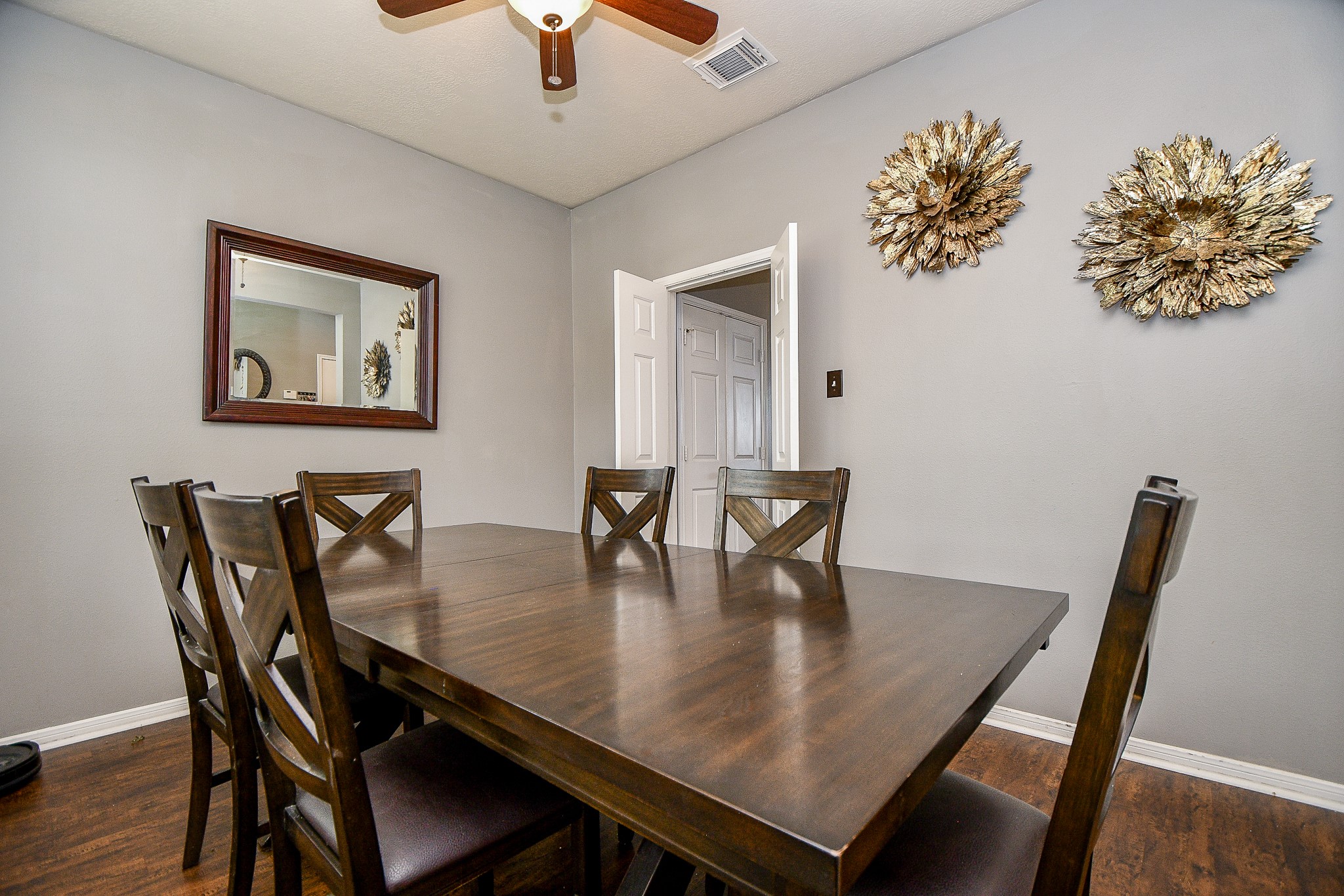 6401 Acorn Court Property Photo 4