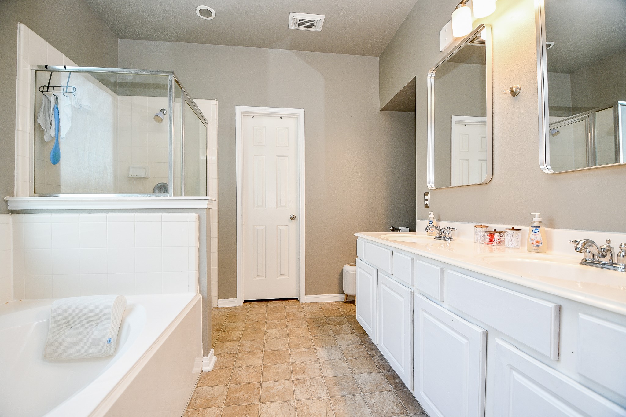 6401 Acorn Court Property Photo 10