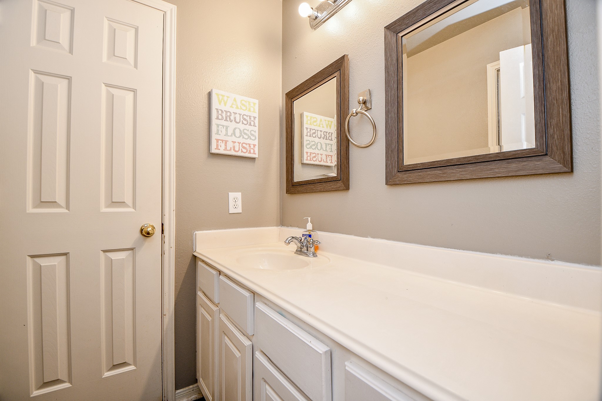 6401 Acorn Court Property Photo 14