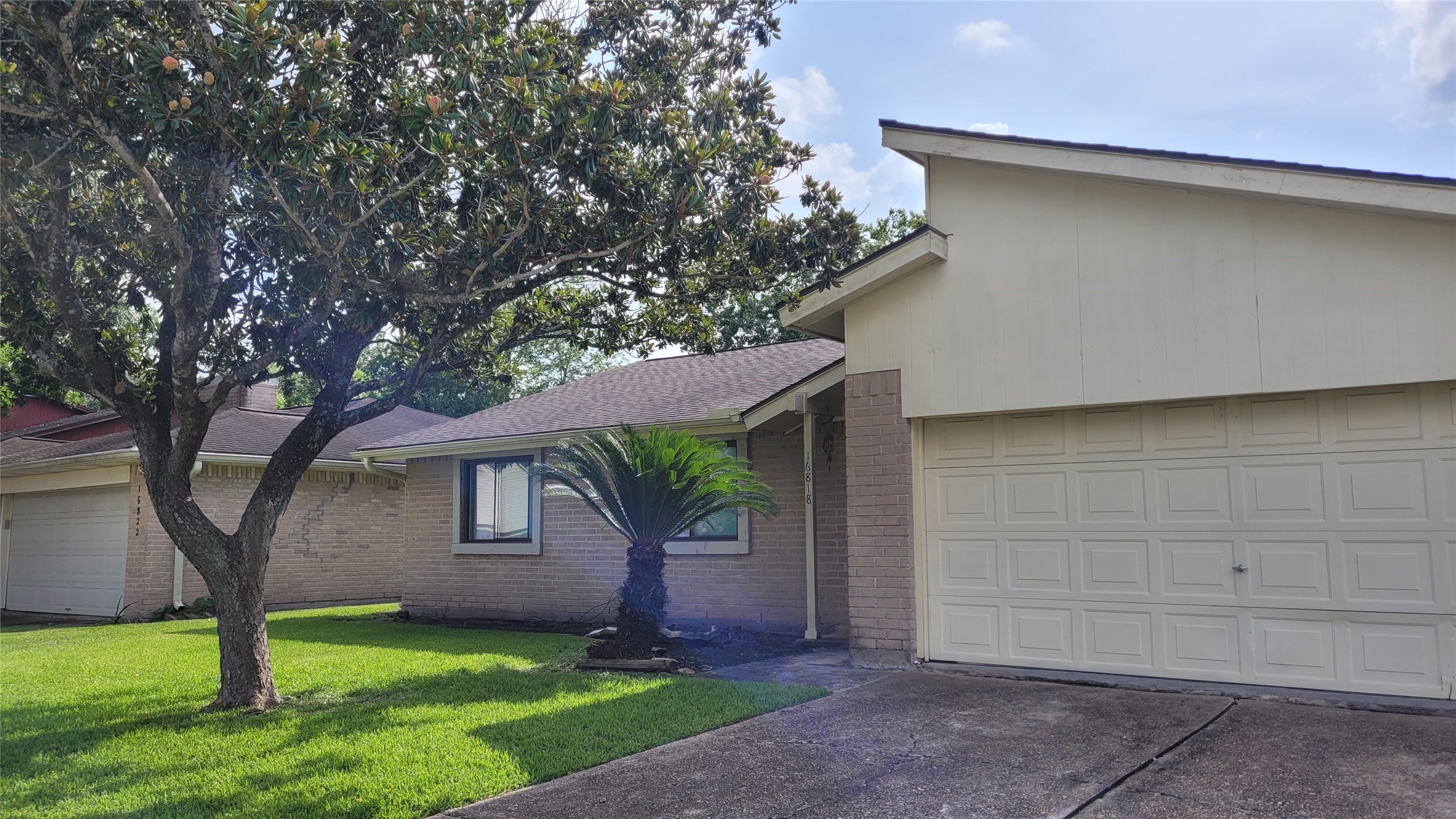 16818 Dutch Ridge Drive Property Photo 2