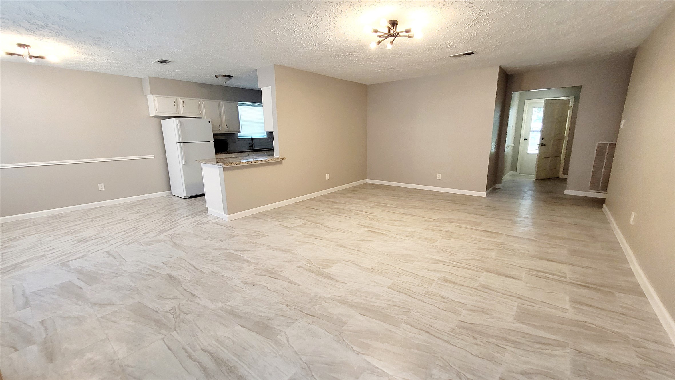 16818 Dutch Ridge Drive Property Photo 6