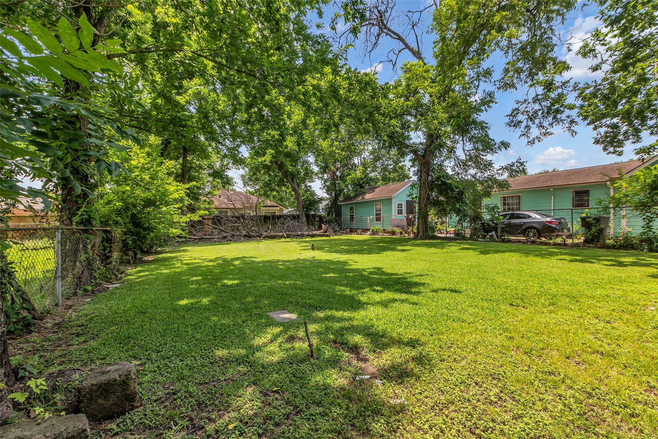 4012 Jewel Street Property Photo 3