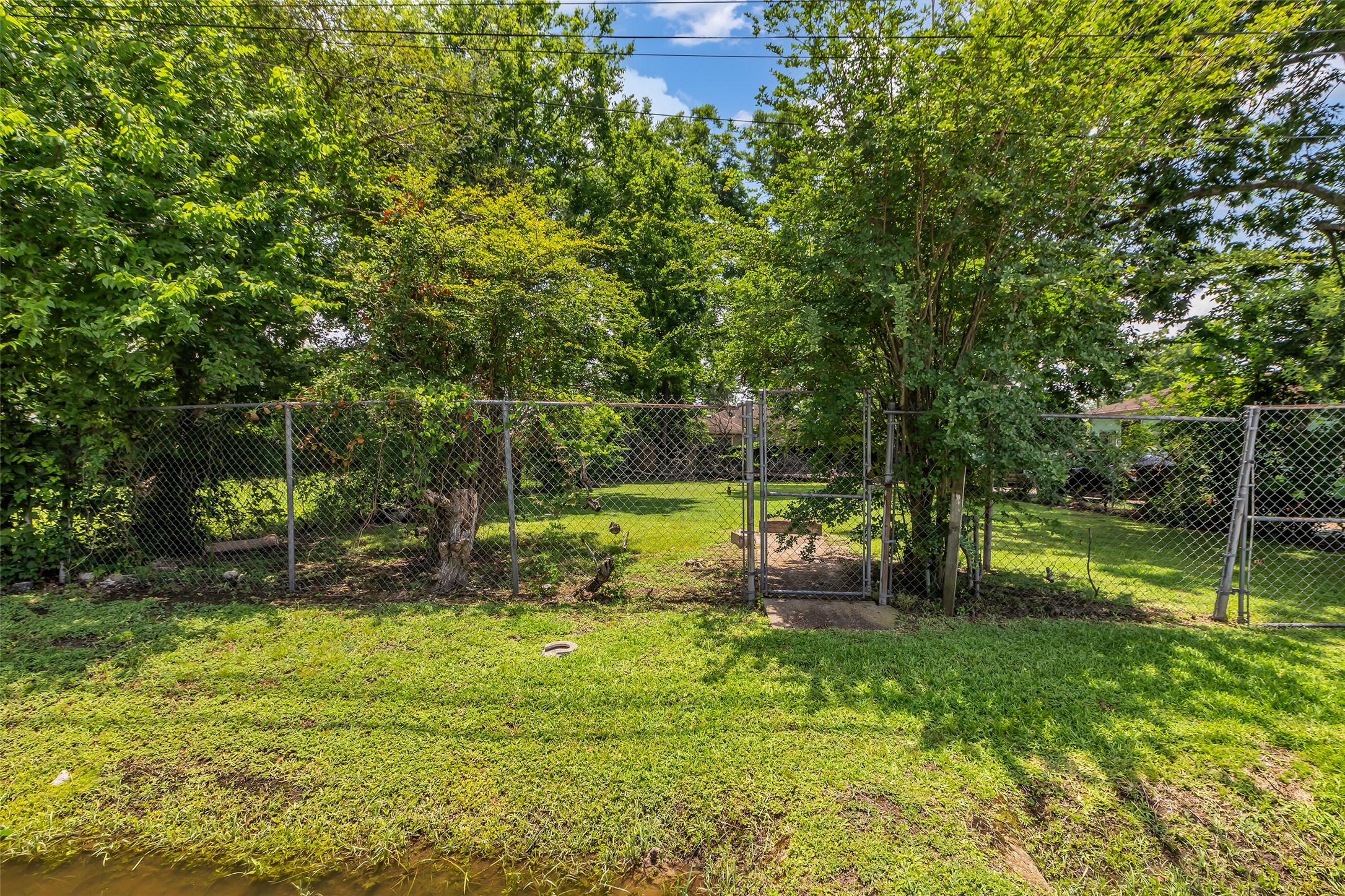 4012 Jewel Street Property Photo 7