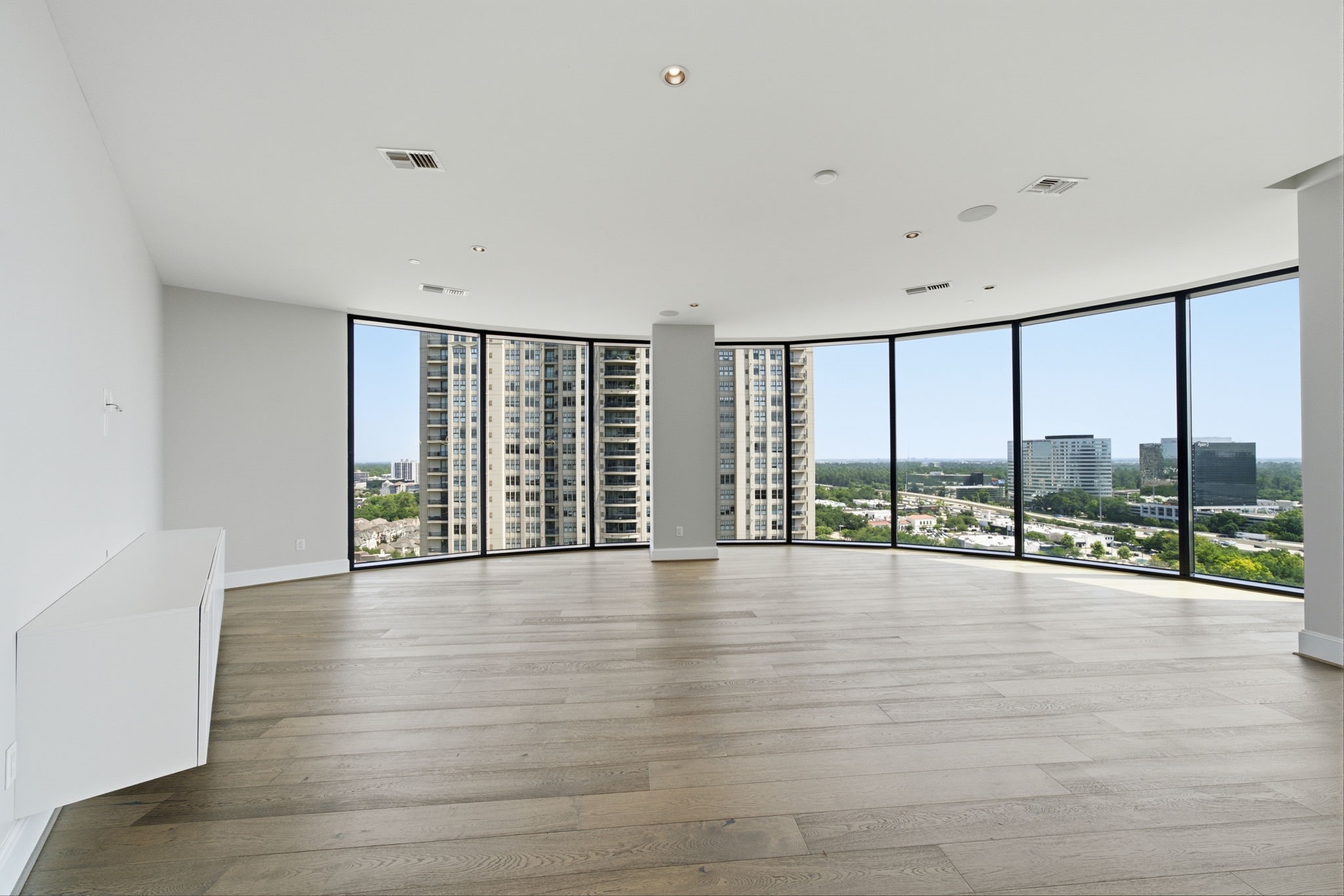 1409 Post Oak Boulevard 1602 Property Photo 9