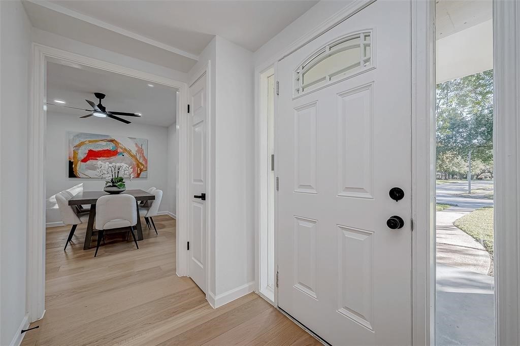 2414 Walnut Bend Lane Property Photo 4