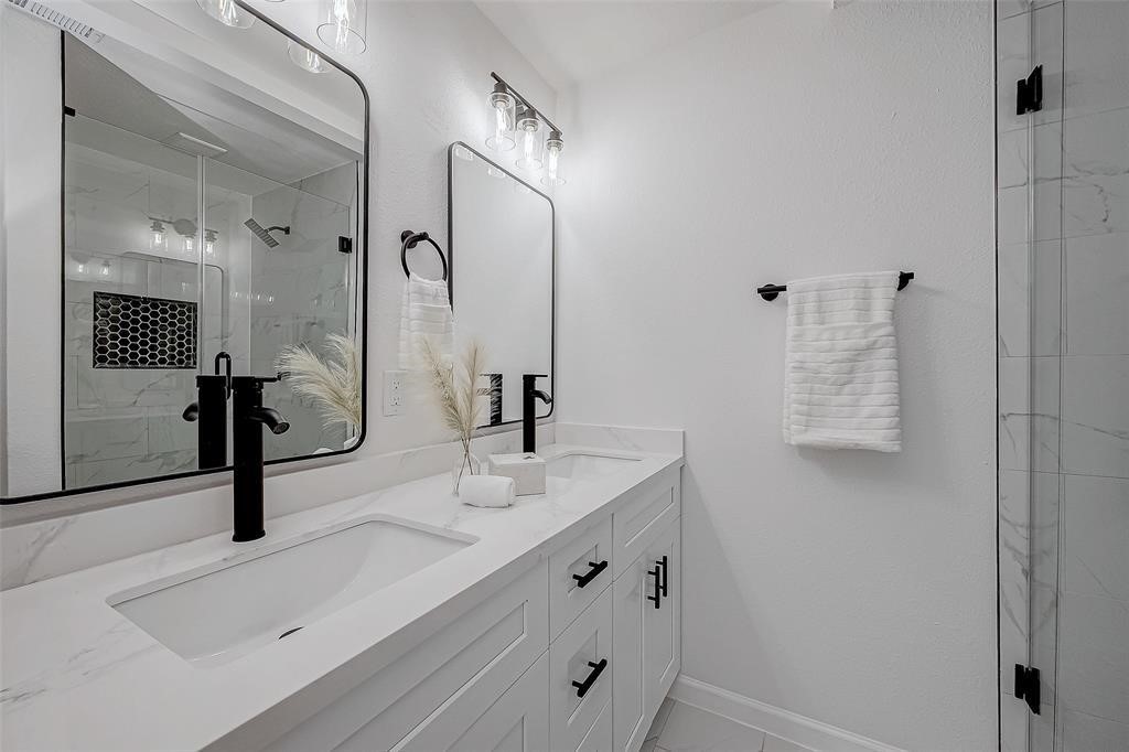 2414 Walnut Bend Lane Property Photo 29