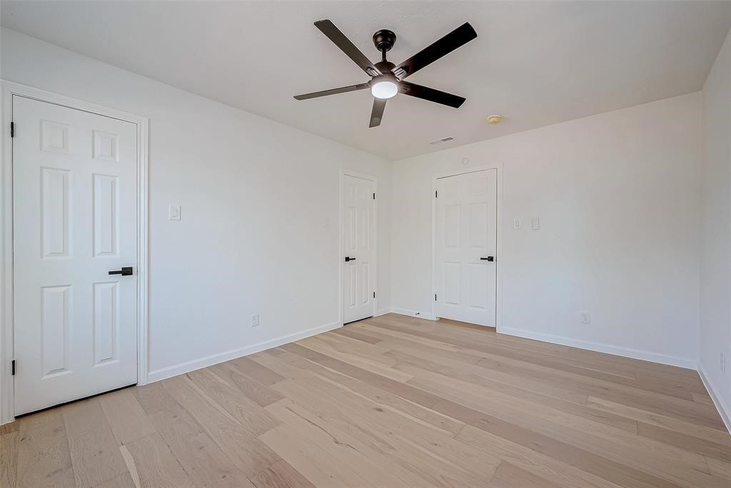 2414 Walnut Bend Lane Property Photo 35