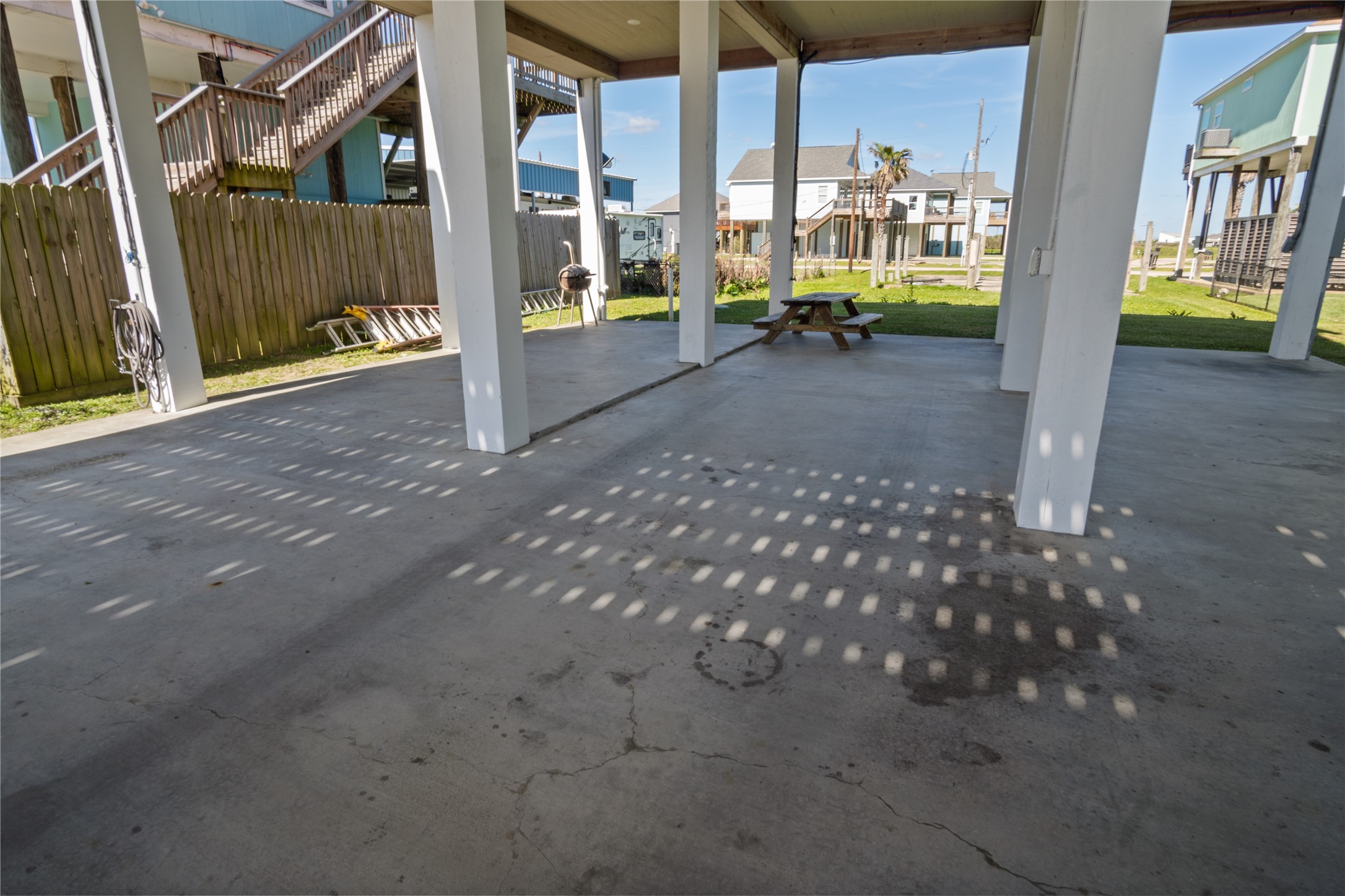962 Meynig Drive Property Photo 4