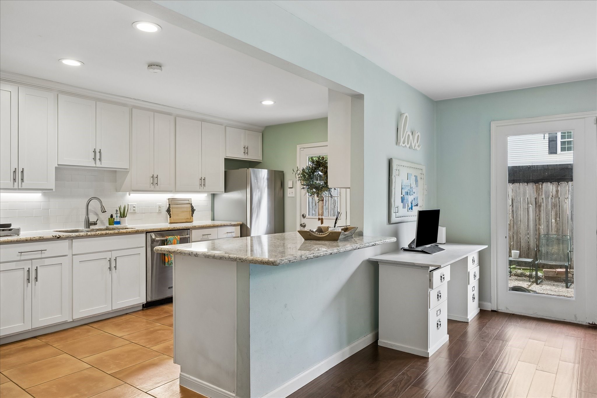 12941 Trail Hollow Drive Property Photo 8