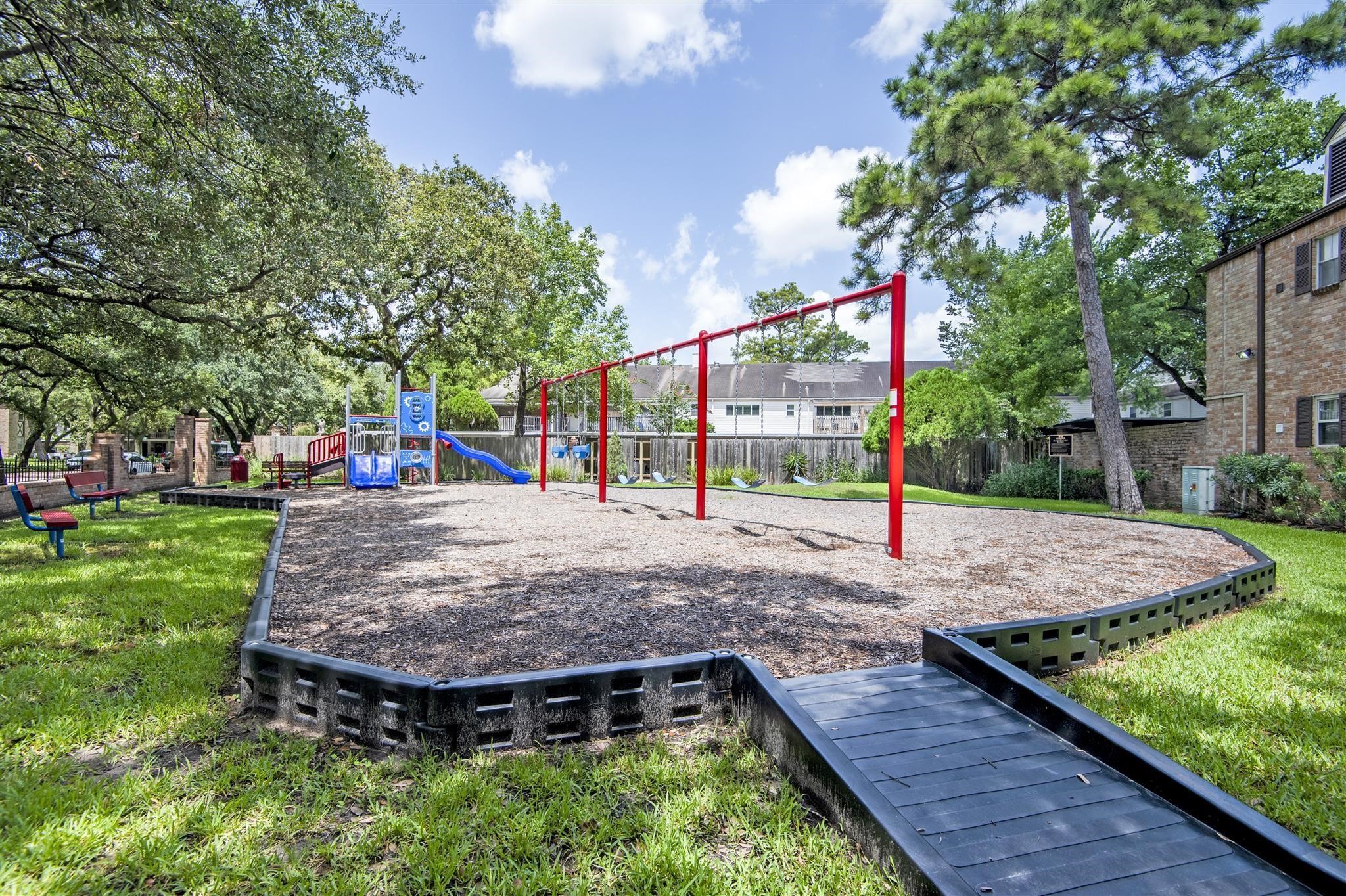 12941 Trail Hollow Drive Property Photo 27
