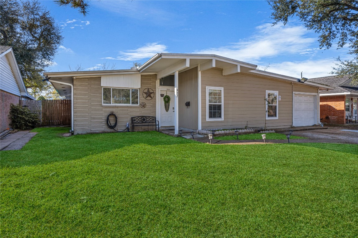 922 Gilpin Street Property Photo 2