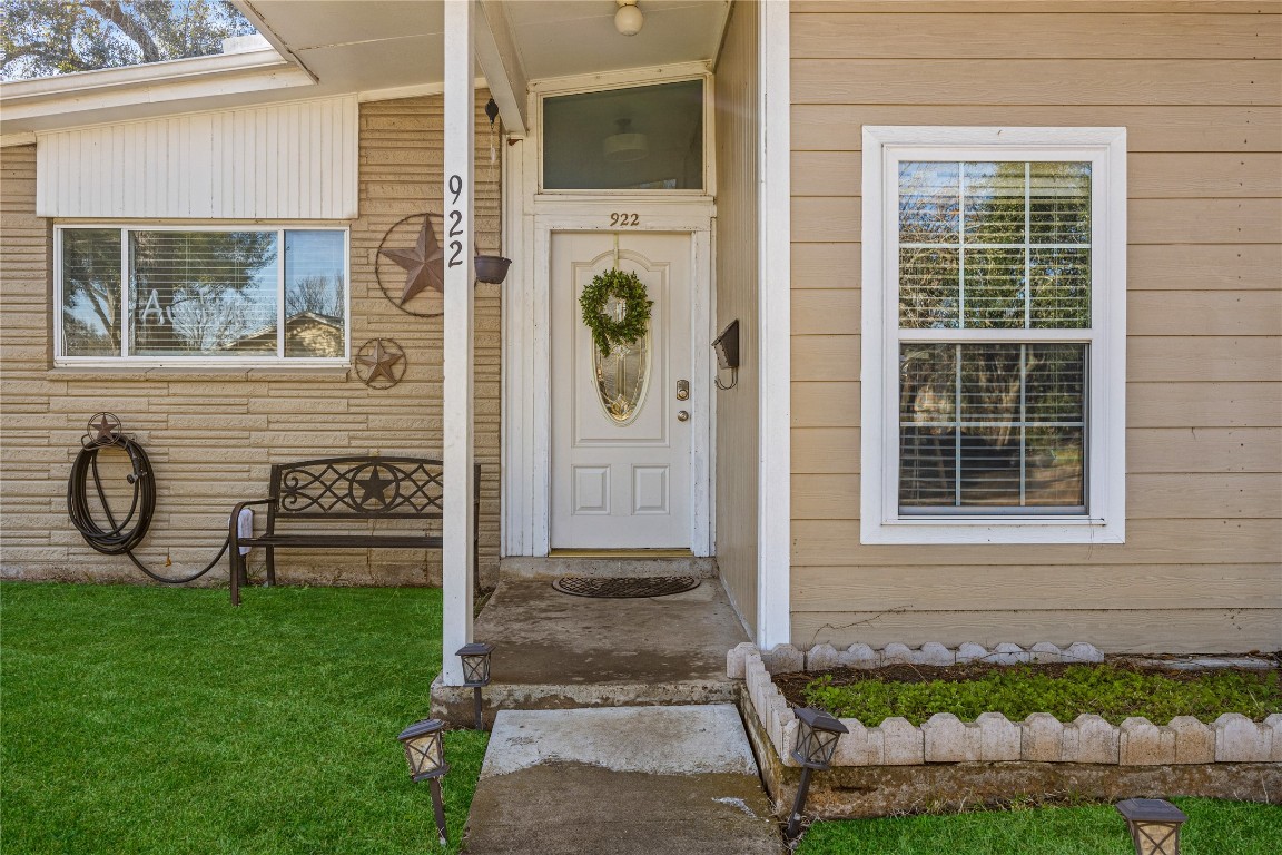 922 Gilpin Street Property Photo 3