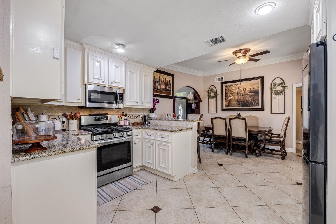 922 Gilpin Street Property Photo 13