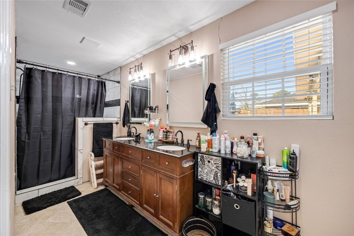 922 Gilpin Street Property Photo 19