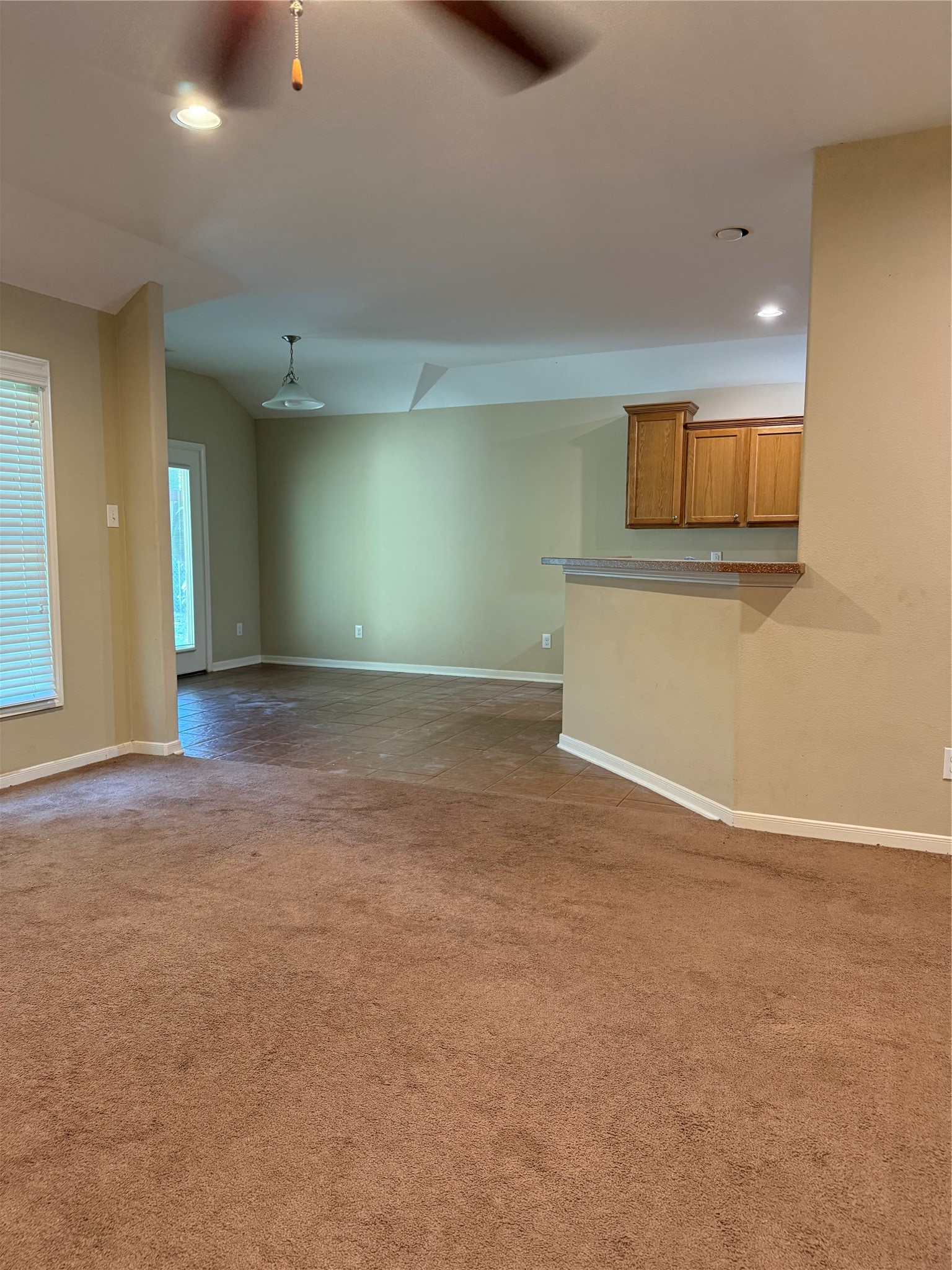 69 N Hill Avenue Property Photo 4