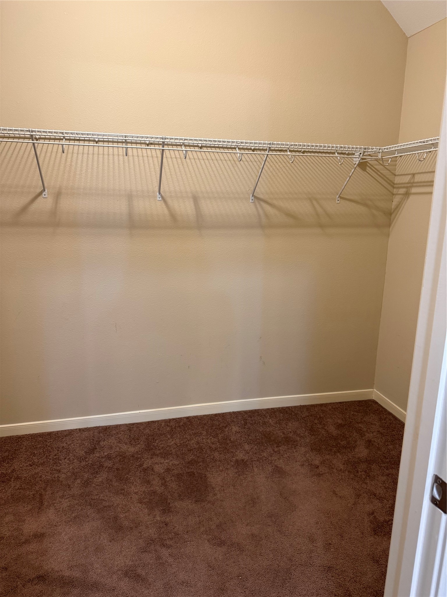69 N Hill Avenue Property Photo 8