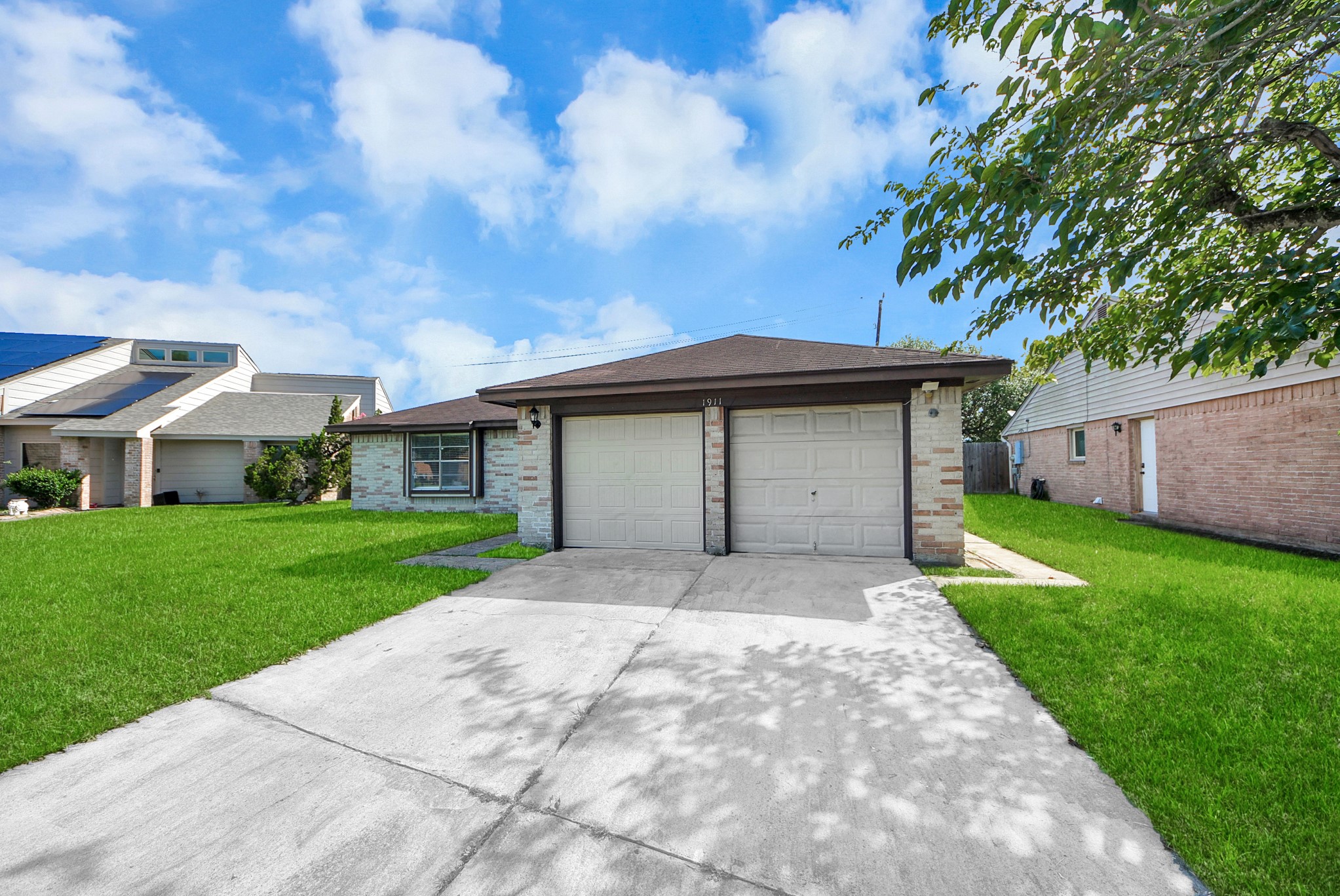 1911 Hammerwood Drive Property Photo 4