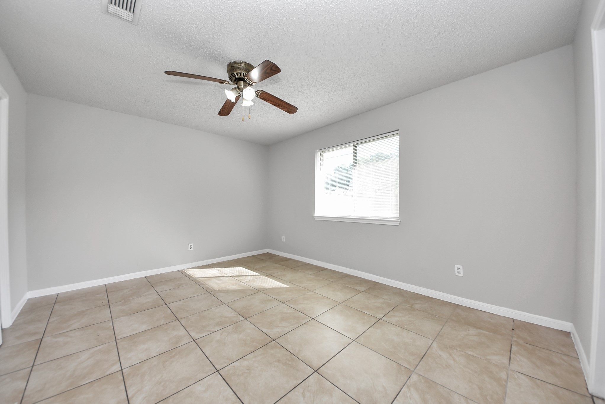 1911 Hammerwood Drive Property Photo 27
