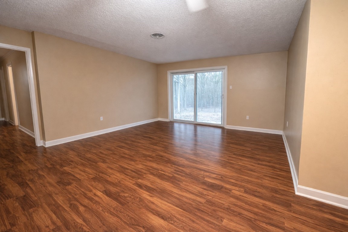 714 Frankie Property Photo 2