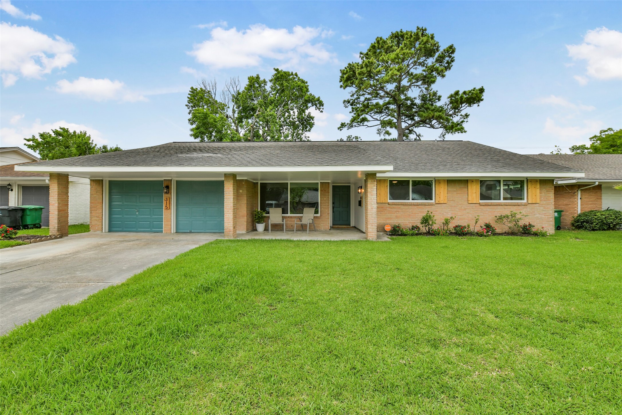 315 Ravenhead Drive Property Photo 1