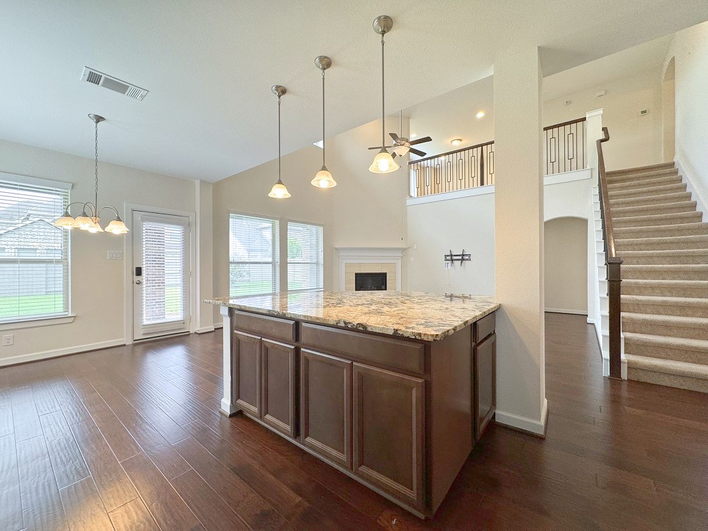 2514 Deerwood Heights Lane Property Photo 3