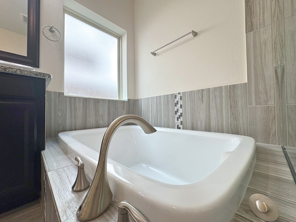2514 Deerwood Heights Lane Property Photo 26