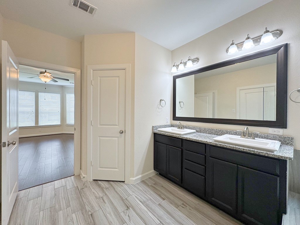 2514 Deerwood Heights Lane Property Photo 28