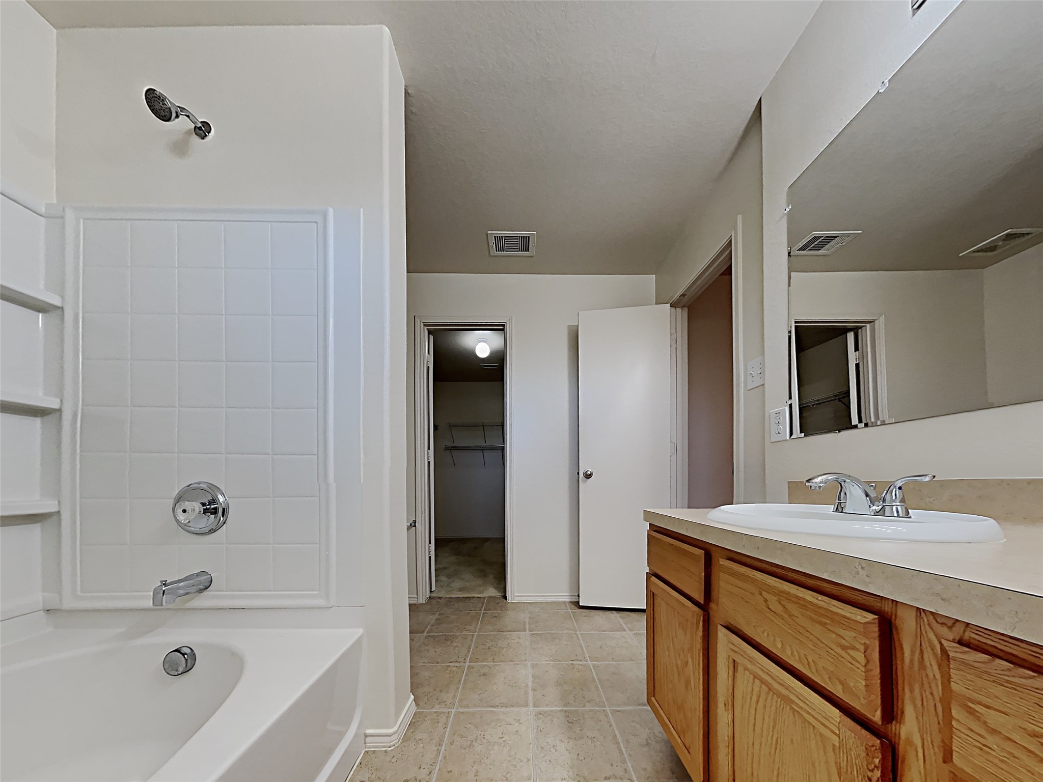 1118 Curtis Crossing Property Photo 12