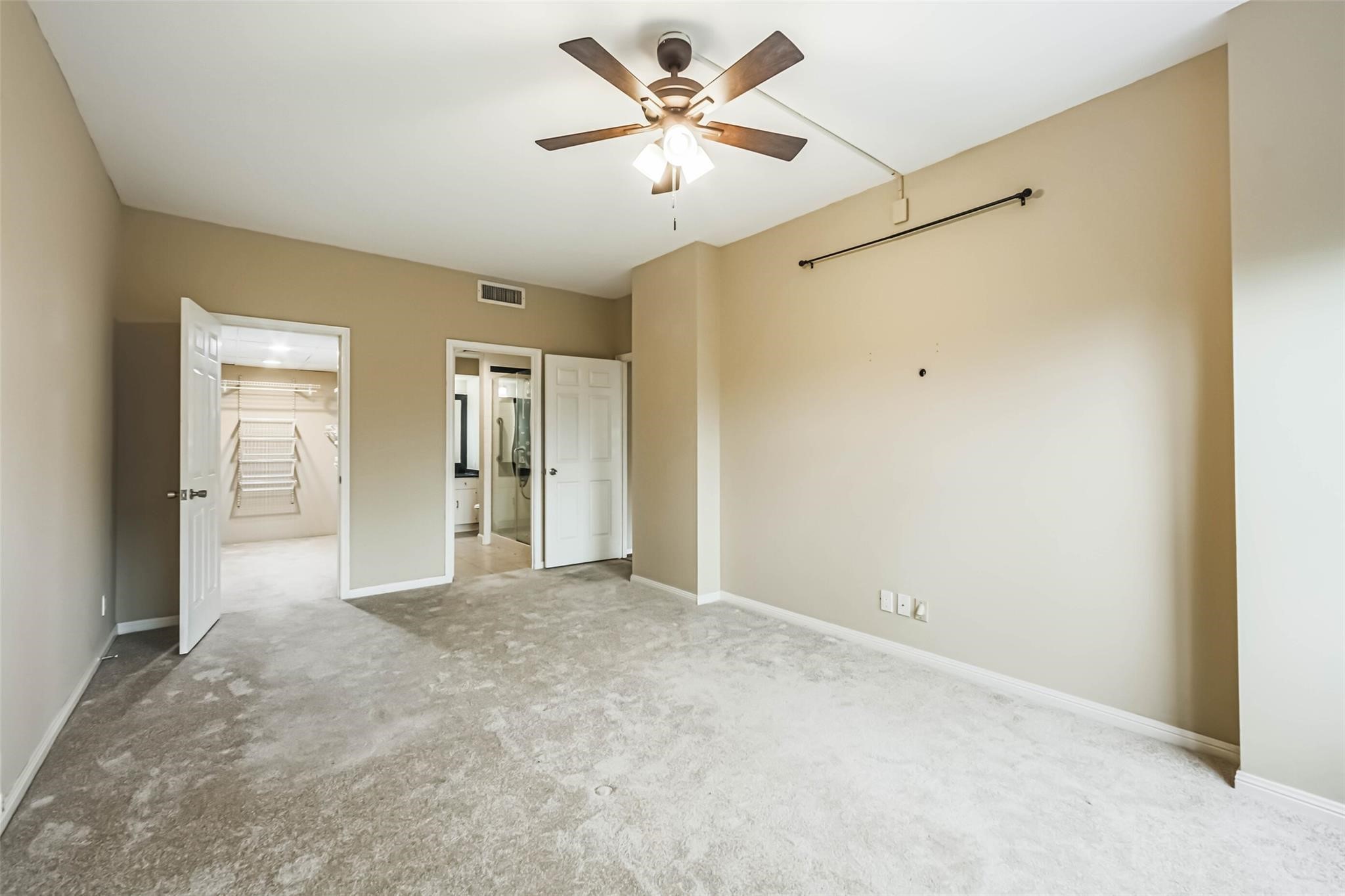 15 Greenway Plaza 5c Property Photo 11