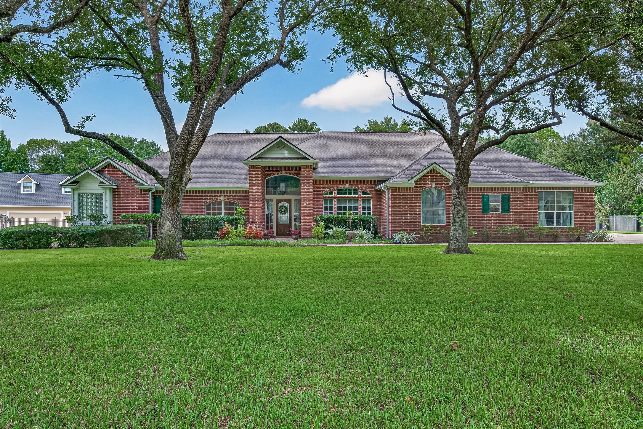 3019 S Saddlebrook Lane Property Photo 1