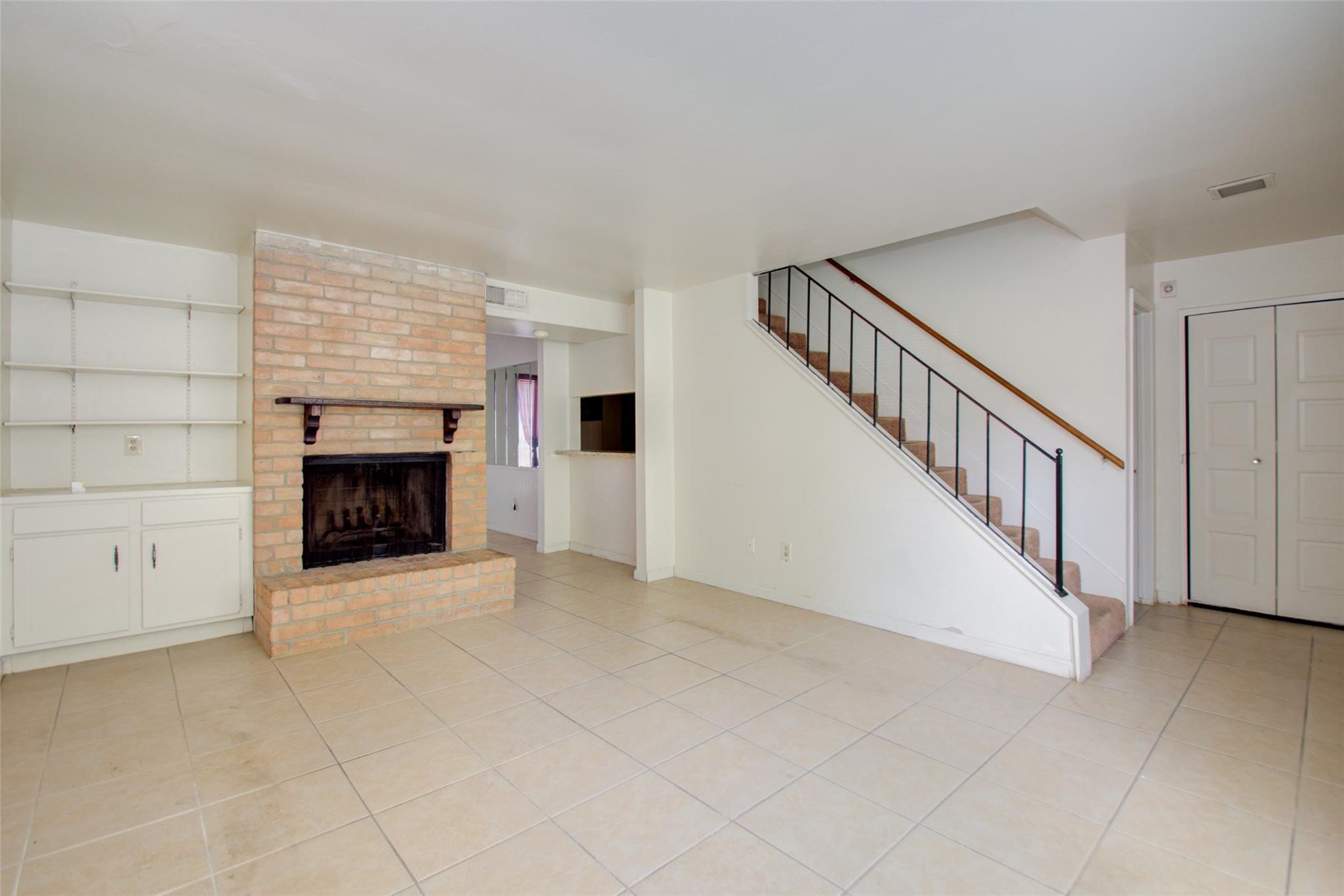 4124 Belle Park Drive E Property Photo 7